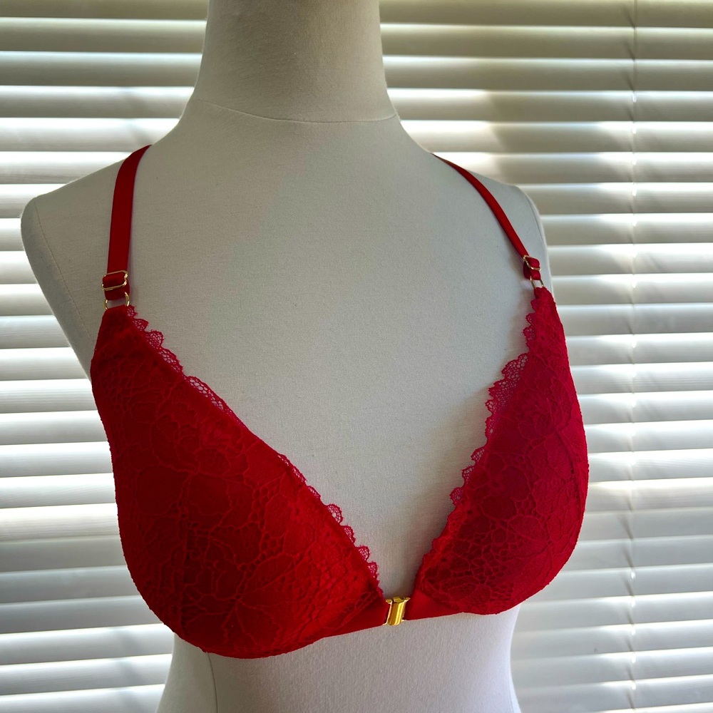 Woman’s Red Lace Victoria’s Secret Push Up Bra